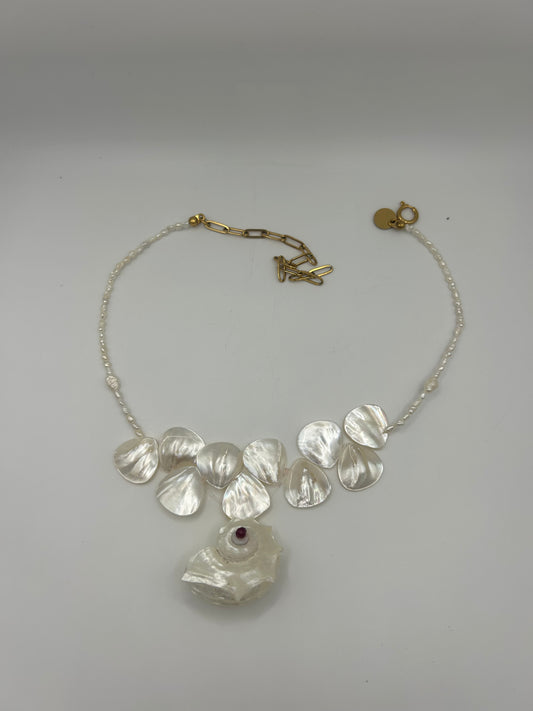 Collier Perles de Culture & Nacre – Coquillage Suspendu