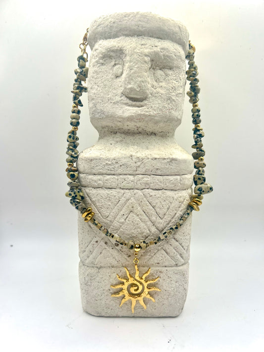 Collier en pierre jaspé dalmatien et soleil acier inoxydable