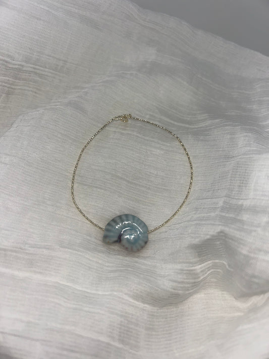 bracelet plaque or 14 k ac conque coquillage bleu en ceramique