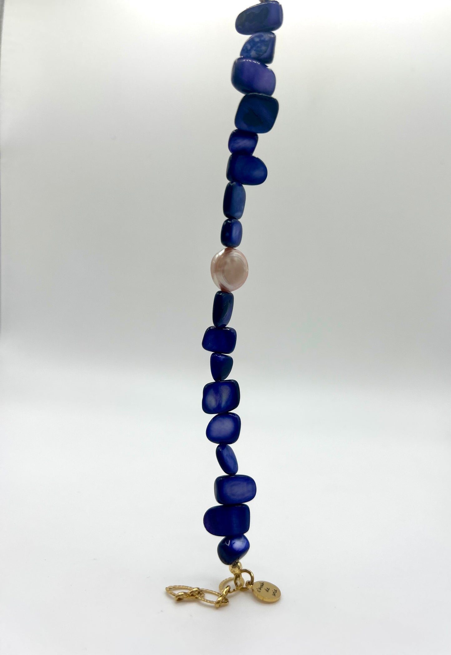 Bracelet “Écume Céleste” – Perles de coquillage bleu & perles de culture