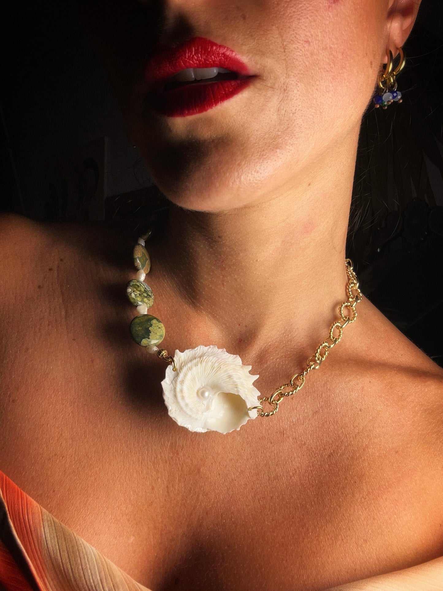 Collier “Âme Libre” – Jaspe Kambaba, perles & coquillage (40–45 cm)