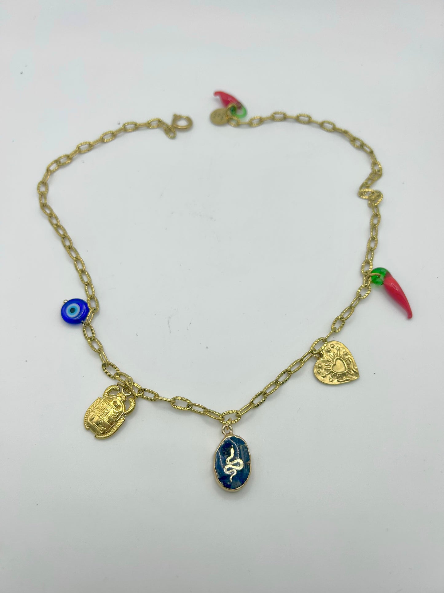 Collier Renaud, avec serpent, Kambala et œil, cœur, piment, rouge et scarabées