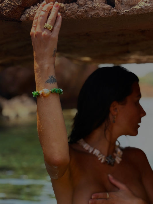 Paon Sacré 🌿 Bracelet en perles de coquillage vert & Agate paon