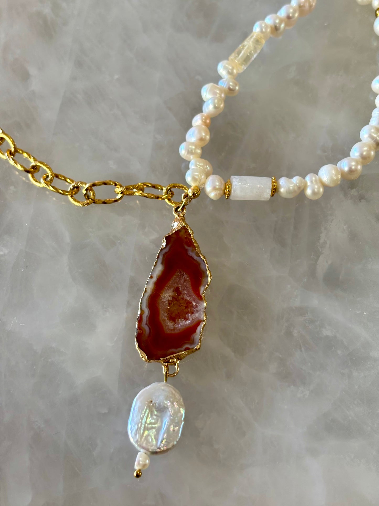 Collier Aura de Feu & Perles Éternelles