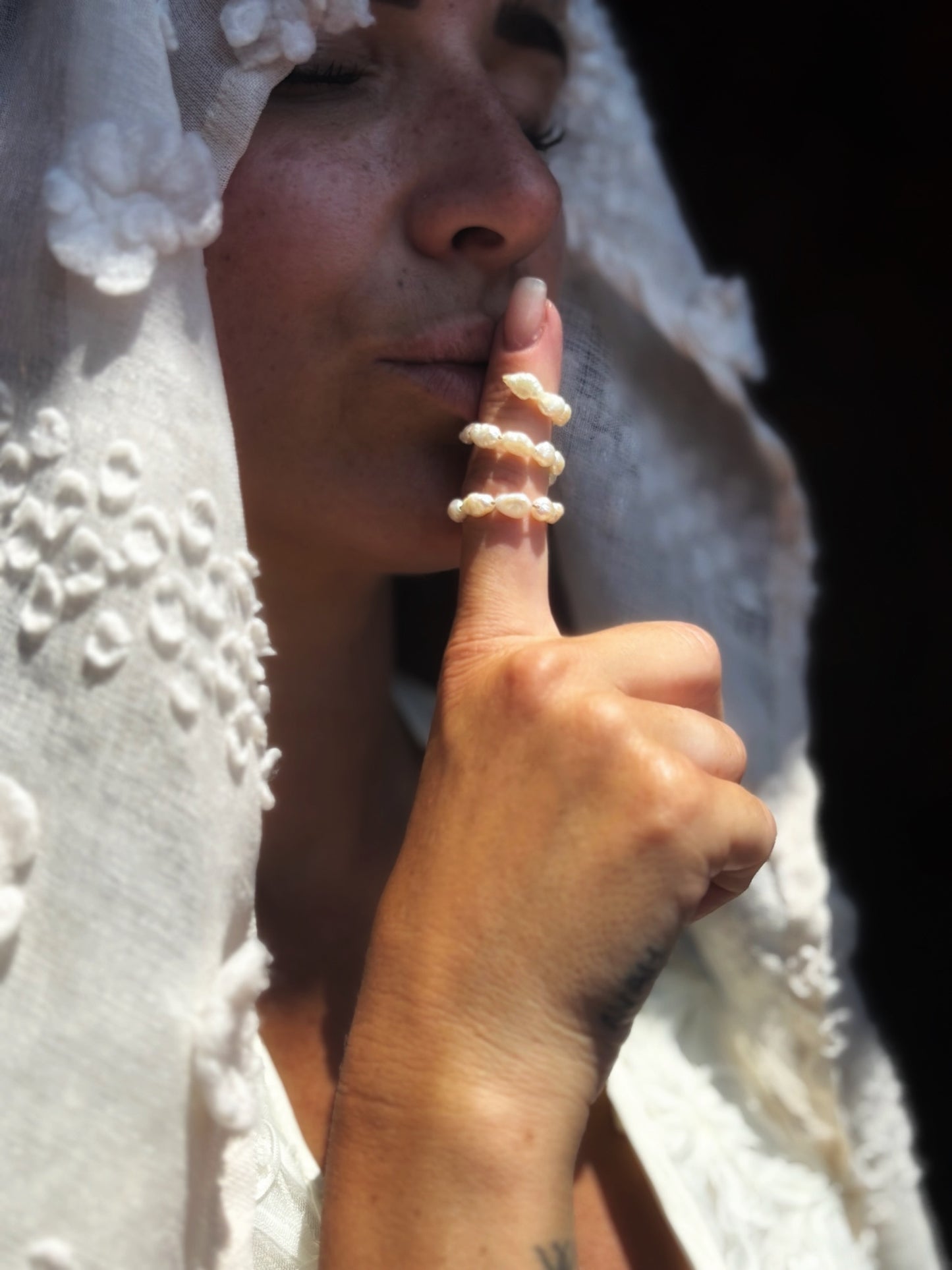 Bague “Éclosion” – Spirale nacrée en perles de culture