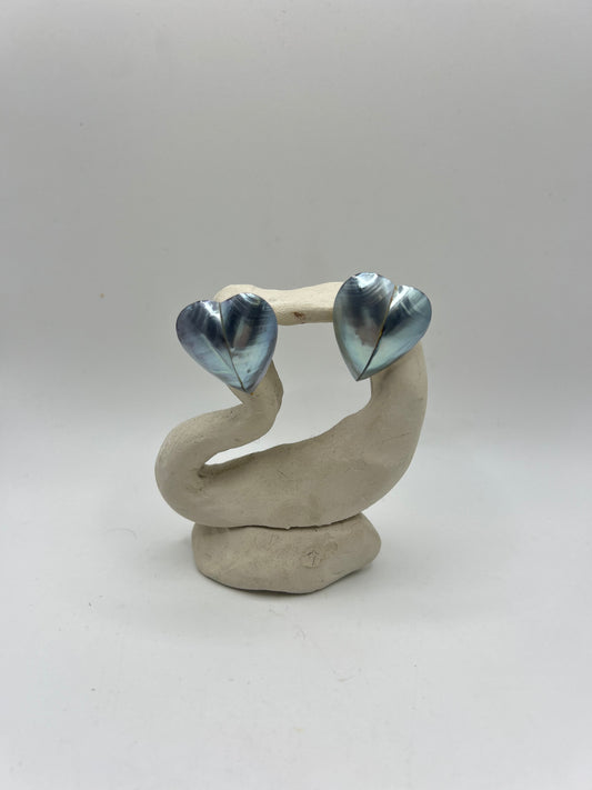 Boucles d’oreilles nacre bleue reflets irisés bijoux marins élégants
