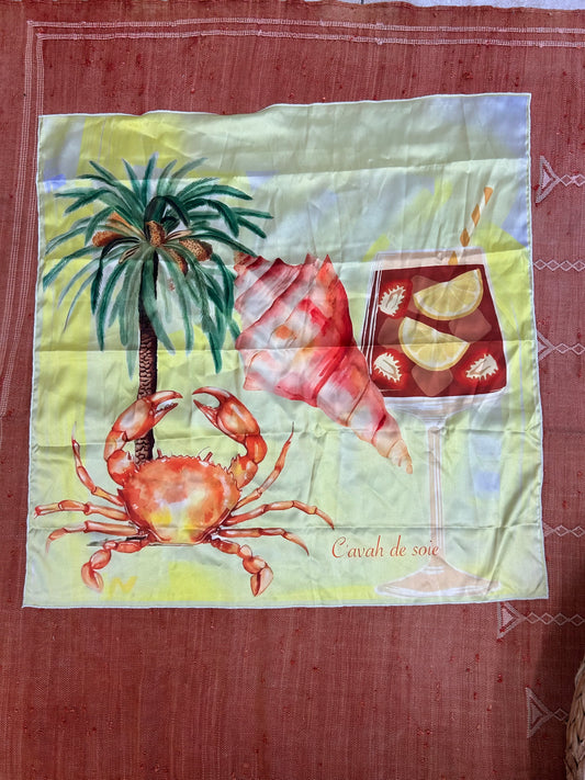 Foulard Jaune Toucher Soie Motifs Marins – Crabe & Cocktail Dessin Fait Main Pièce Unique Été