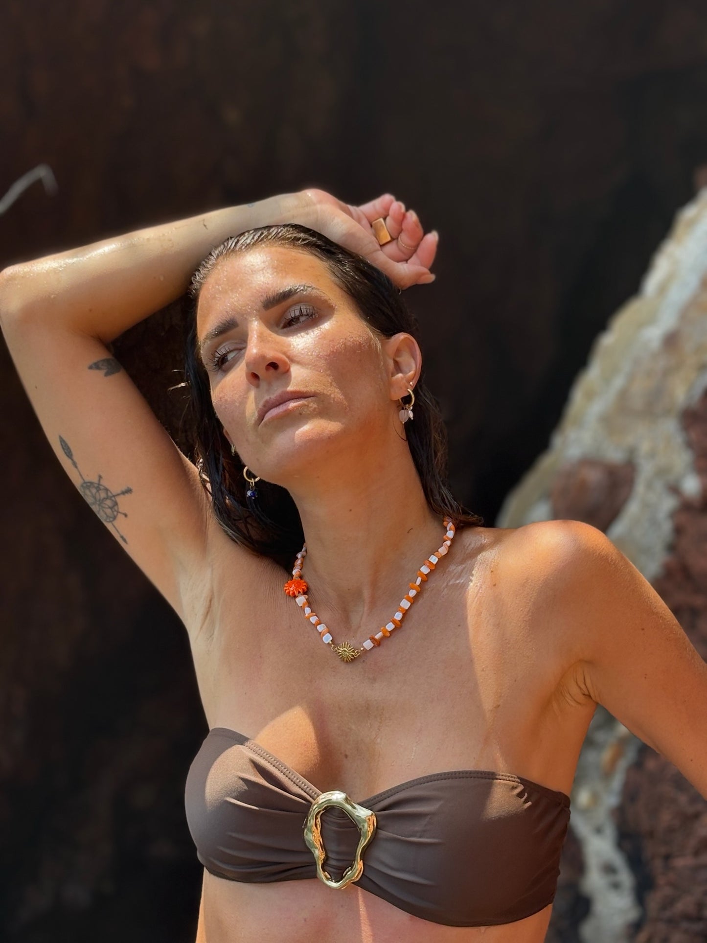 Collier soleil en acier inoxydable, coquillages et perles d’aventurine – Bijou spirituel et estival