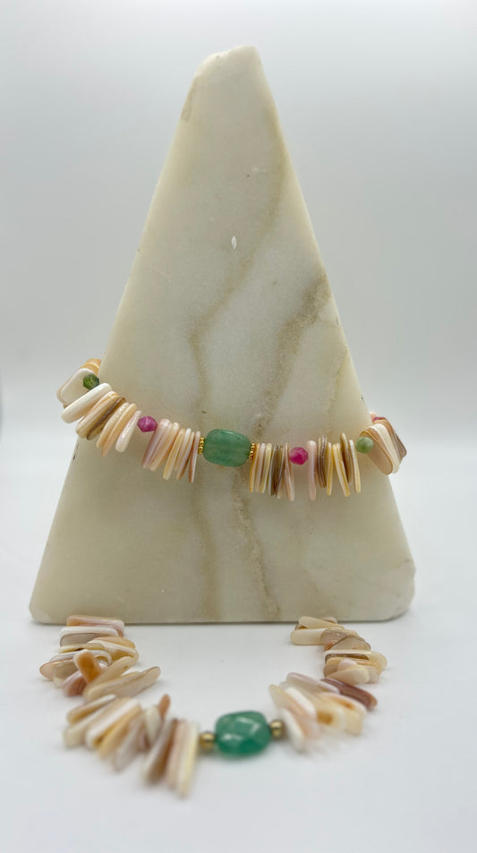 Collier en coquillage et Pierre d’Aventurine
