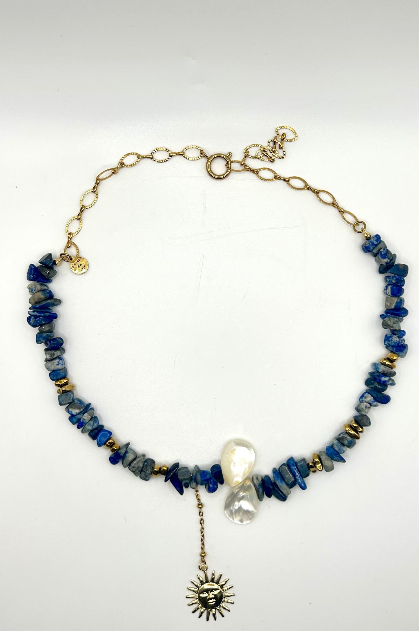 ☀️ Collier Céleste – Lapis-lazuli, Hématite, Nacre & Soleil doré ☀️