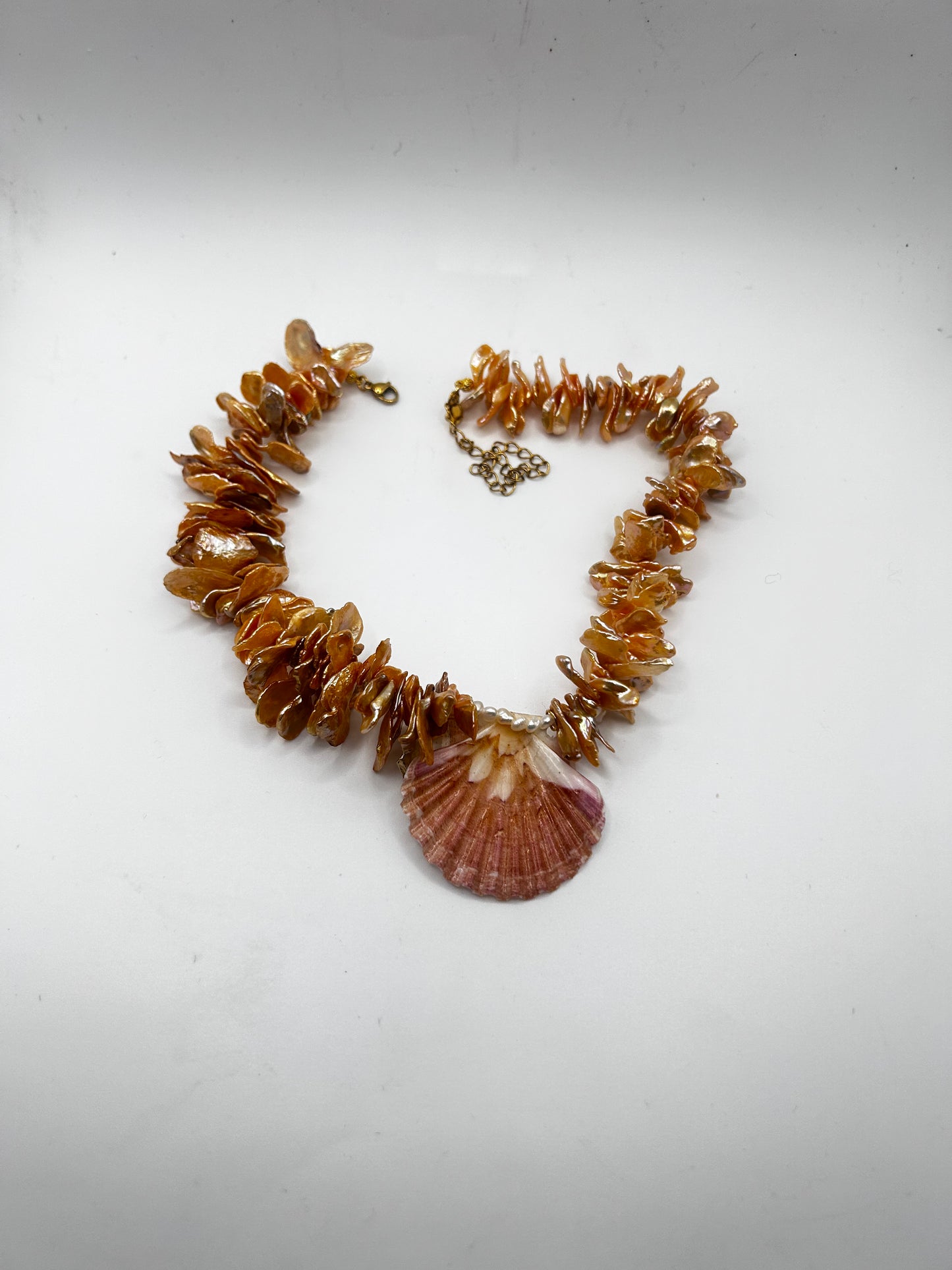 Collier perles d’eau douce ambrées & coquillage | Bijou naturel bohème
