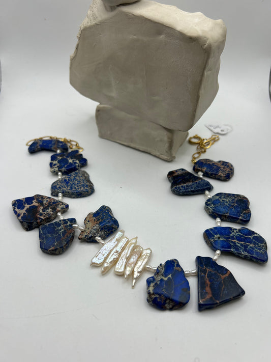  Bijou spirituel collier bleu royal lapis lazuli et perles de culture Biwa