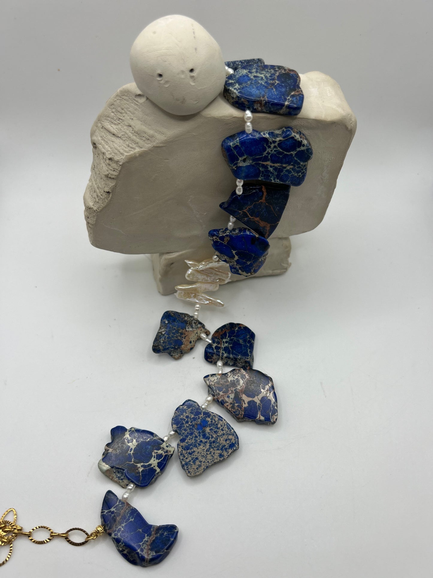  Collier lapis lazuli pierre bleue naturelle et perles Biwa nacrées bijou élégant