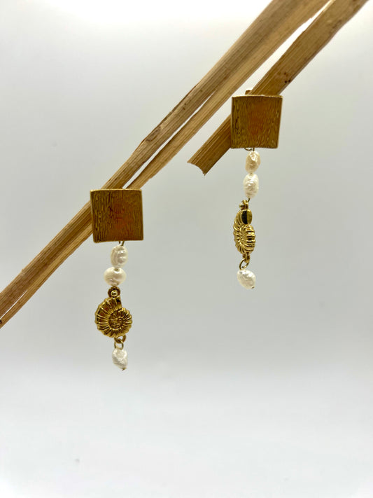🌊 Boucles Spirales d'Écume – Coquillage & Perle de culture
