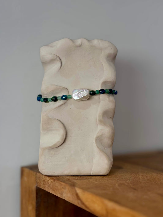 bracelet en perle d'eau douce et lapis lazulli