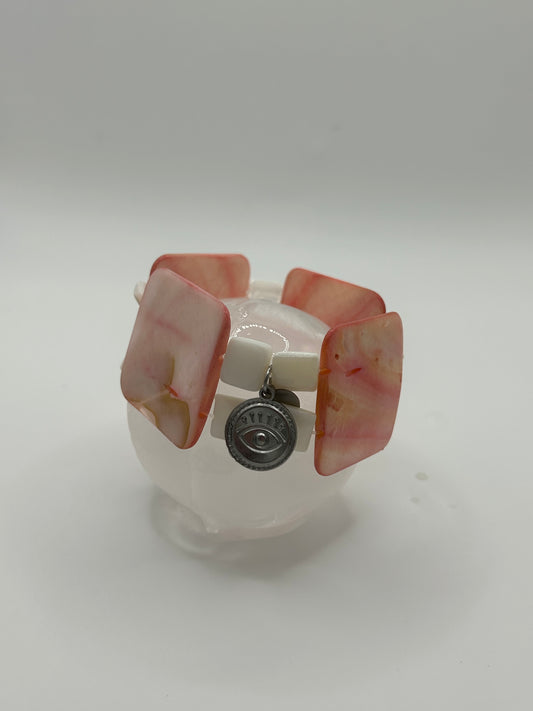Bracelet Manchette en Nacre Rose Carrée – Élégance & Douceur Rosée